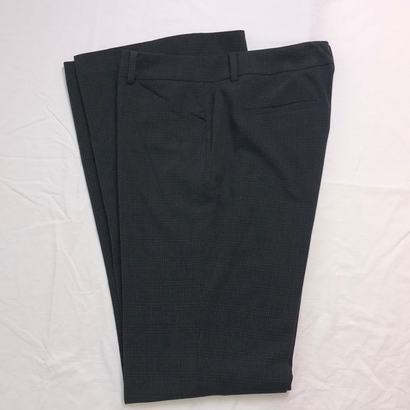 Tahari Suit Jacket(10)and Pants(8) - Picture 14 of 16